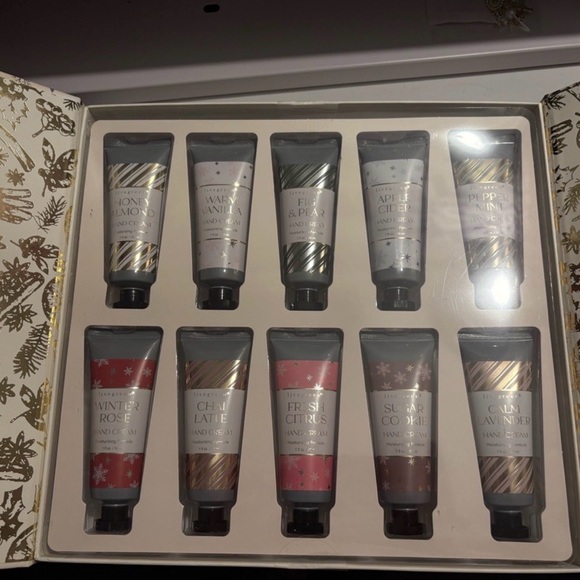 Hand Cream Collection Gift Set - Picture 2 of 3